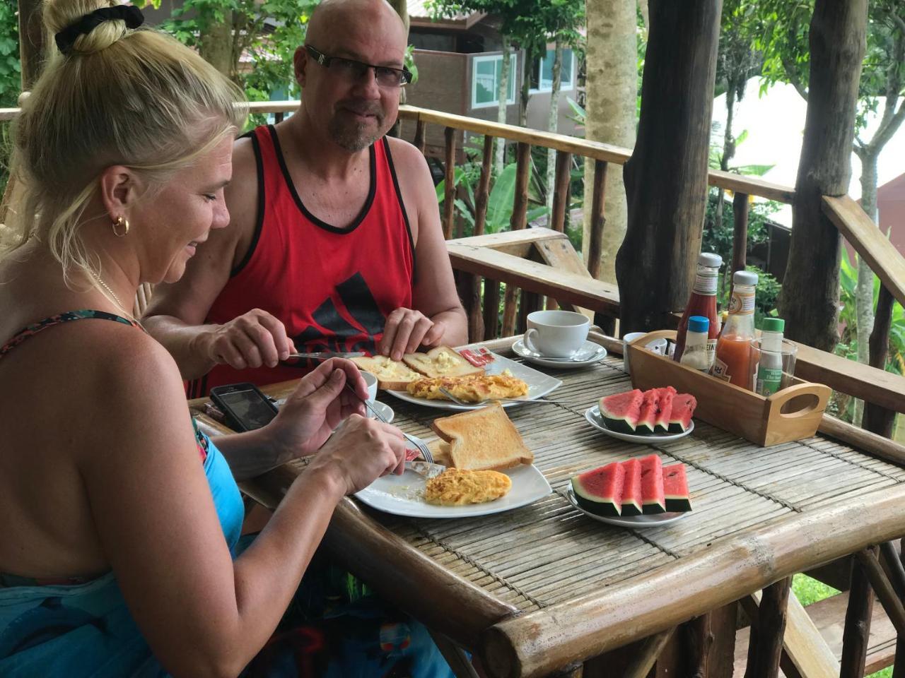 Sunwaree Phi Phi Resort Экстерьер фото
