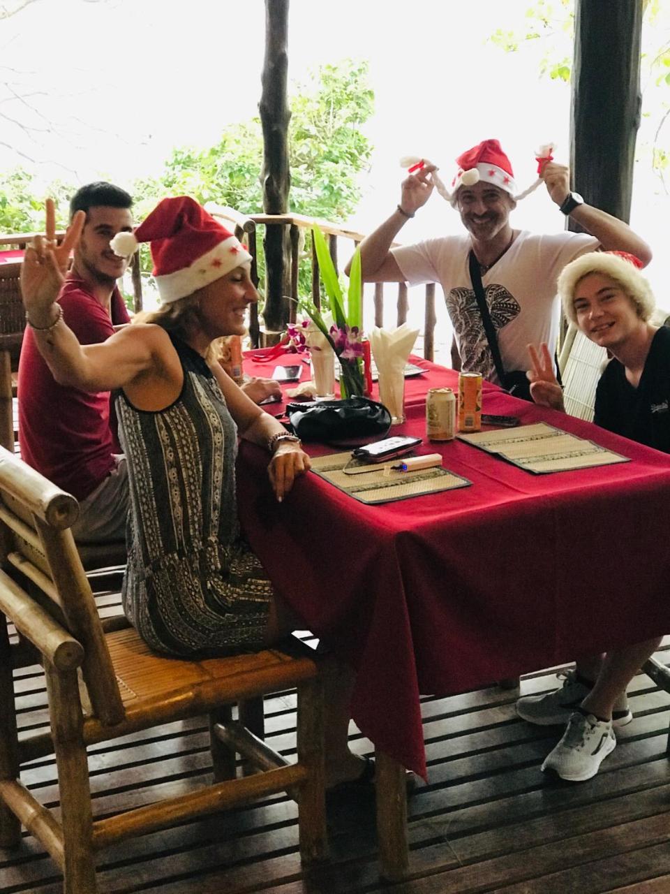 Sunwaree Phi Phi Resort Экстерьер фото